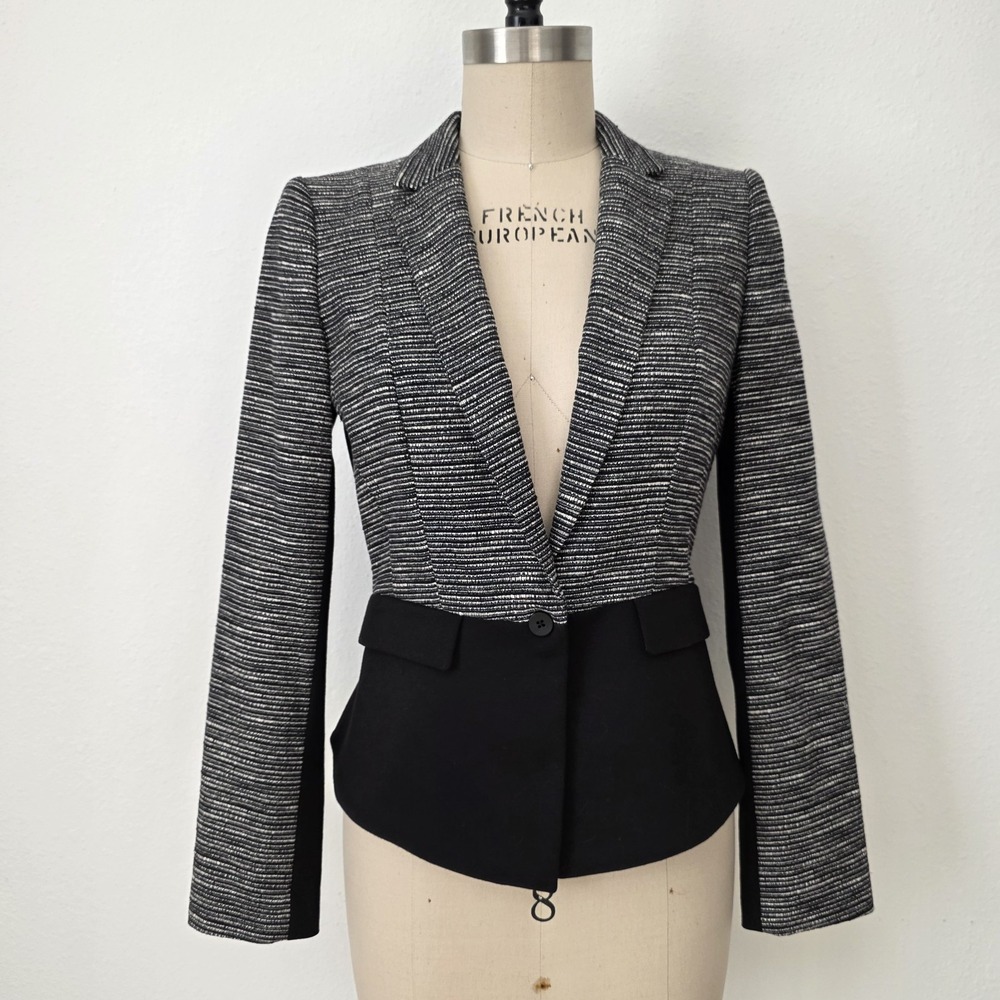 Tahari Women's Office Wear Black White Long Sleeve Jacket Size 6